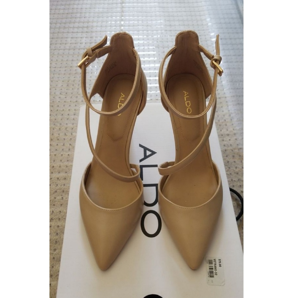 **sold**Aldo Nude Heels Size 7